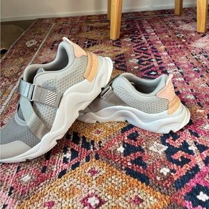 Sorel women’s cute tennis shoes